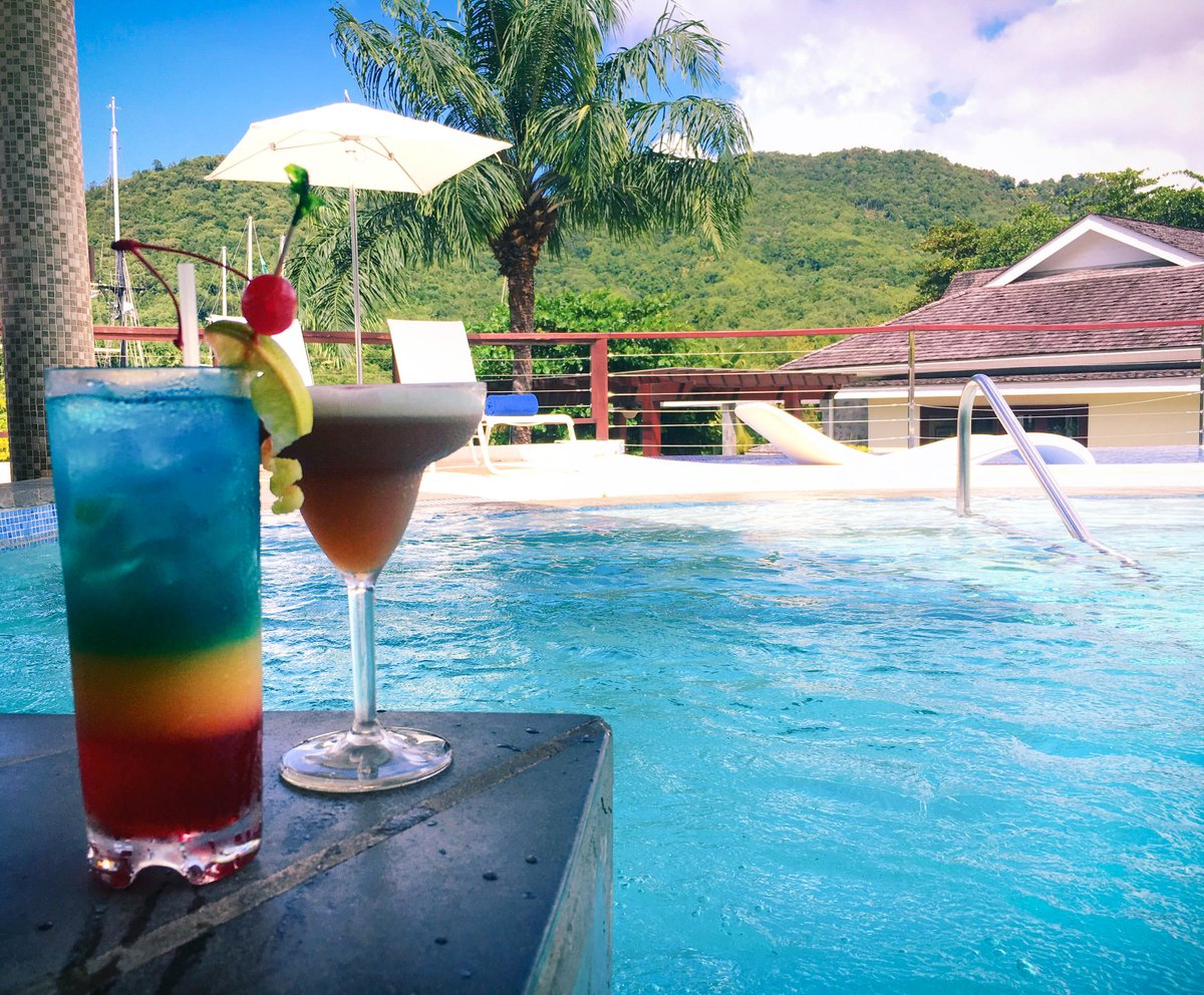 Tomorrow feels like a cocktails at the swim up bar kind of day. Who wants to join me? #vacationvibes