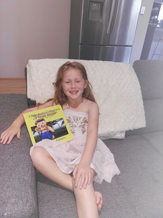 BaliBear2017's tweet photo. Another happy little reader #prppress #bali #australia #garuda #kidsreading #lovebooks #balikids #chldrensbooks #fun https://t.co/frtBuk1mqk