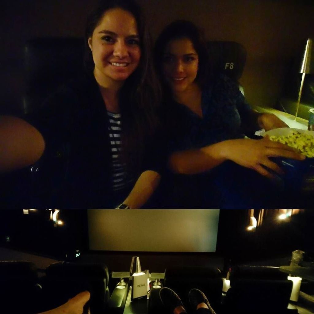 RebeMontoyaBeko's tweet photo. Estrenando la sala VIP🤗🙌👭 #piratasdelcaribe #superdate #tegucigalpa #honduras https://t.co/scsBFNtoQT https://t.co/xk1mRghwlJ