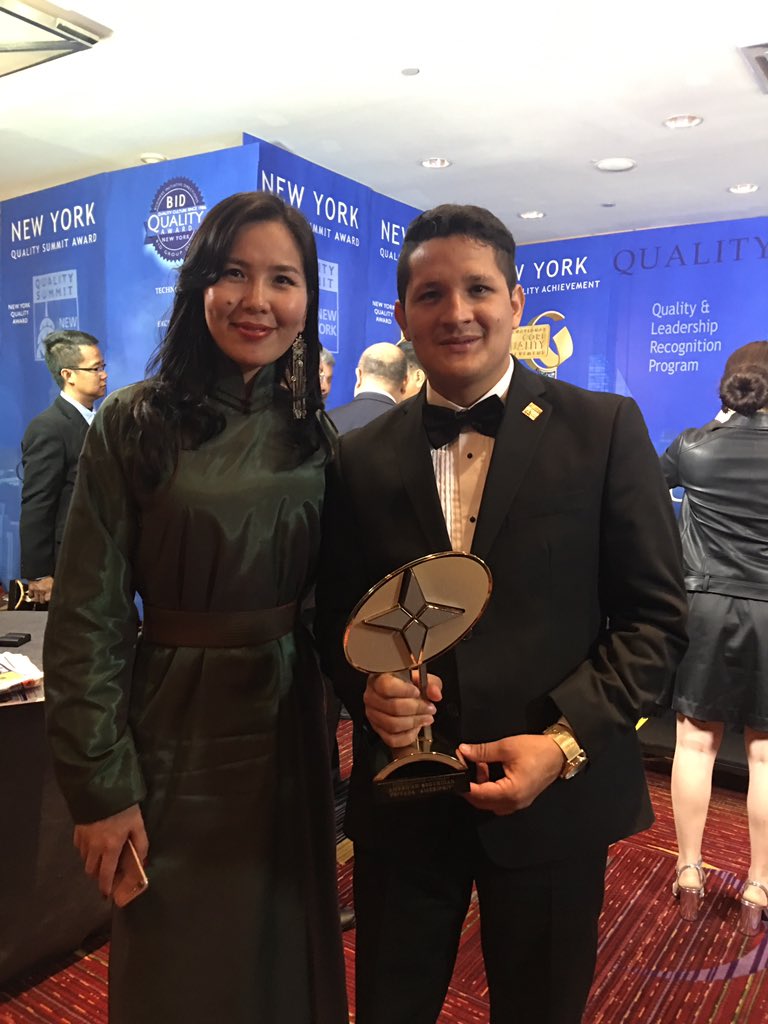 RomeoChica's tweet photo. 🏆reconocimiento a la calidad de #Ameripriv Cia Ltda https://t.co/i1uO3mdPD7