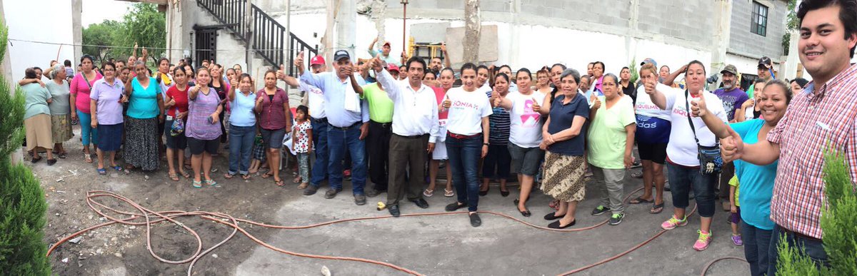 villarrealsonia's tweet photo. Esta tarde saludamos a vecinos de la colonia el Edén, con su voto lograremos la victoria. #PorTuSeguridad vota por #SoniaVillarreal✅ #ADarle https://t.co/HlQcw7pjZi