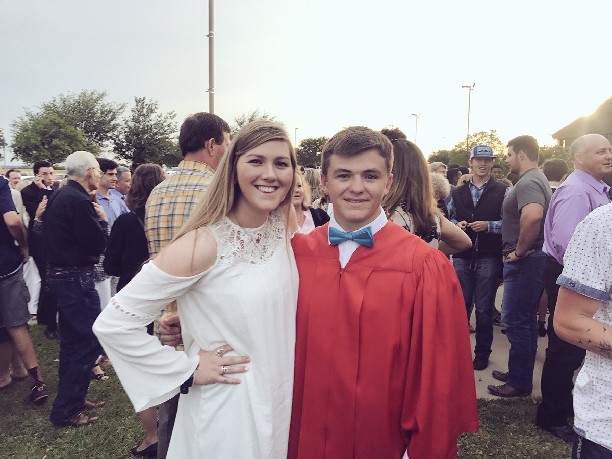 e_garner4's tweet photo. Congrats boys on graduating y'all actually did it 🎓🎉 #BHout https://t.co/kEXUifsQyu
