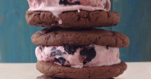 TapoosNetworks's tweet photo. Last-Minute Summer BBQ Recipes From Katie Lee
#tapoos #giveahoot #summer #bbq #recipes #katieLee #delicious

https://t.co/6ElIxT6Via https://t.co/frvLfd8VNP