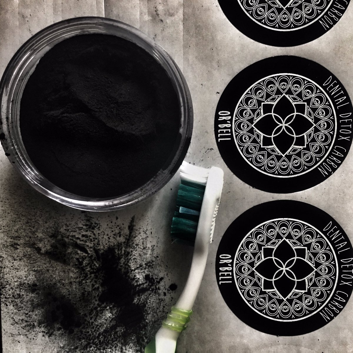 orbellmx's tweet photo. Adiós dientes amarillos! Compra en https://t.co/guapEP0p2b y blanquea tus dientes naturalmente #natural #dientesblancos #orbell https://t.co/R3Us1lMl5K
