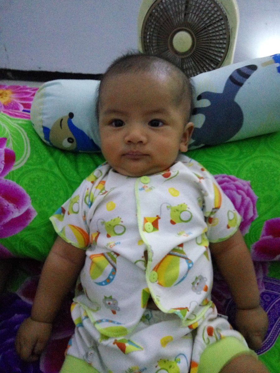 ratnaque_ria's tweet photo. Anak gendutku 😘😘😘 https://t.co/PWMLFJ56nn
