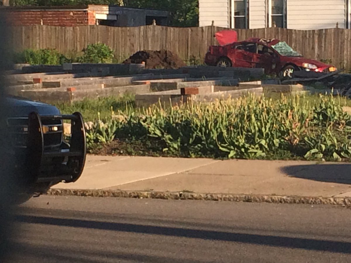 BREAKING BPDAlerts says the rollover crash at DuPont & Glenwood is