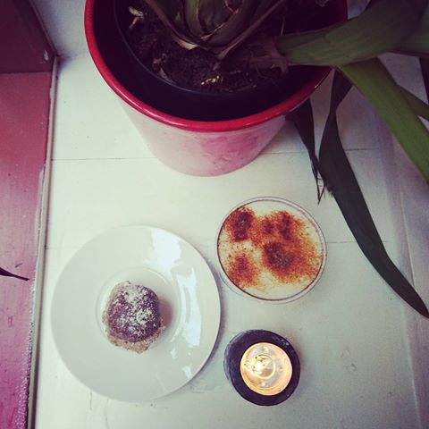 ADL1_'s tweet photo. #cremebrulee #muffin #snack #grandmaHouse #rumahkaca_omaBoob #mydailyfood #doveysjournesy https://t.co/L7rttIiQr4