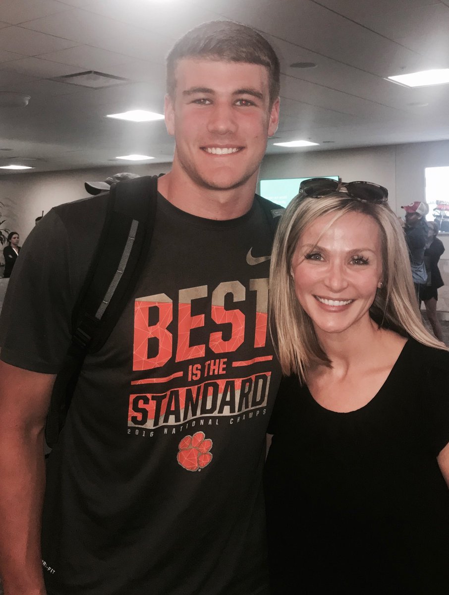 RJJohnson810's tweet photo. @HunterPh413 on my flight to GSP tonight! Go Tigers! https://t.co/KQDEZudITx