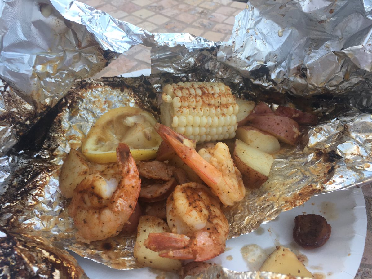 Jsilvie22's tweet photo. After #foodie #chefjaime #memorialday2017 https://t.co/mwOReL019Z