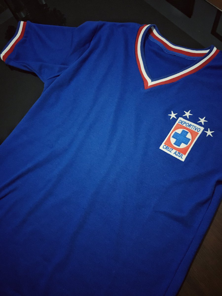 genaro_morales's tweet photo. Una más para la colección! Gracias @sboutiquemx #CruzAzulRetro #LaMáquina #CruzAzul70s https://t.co/m3L6FpRXyz