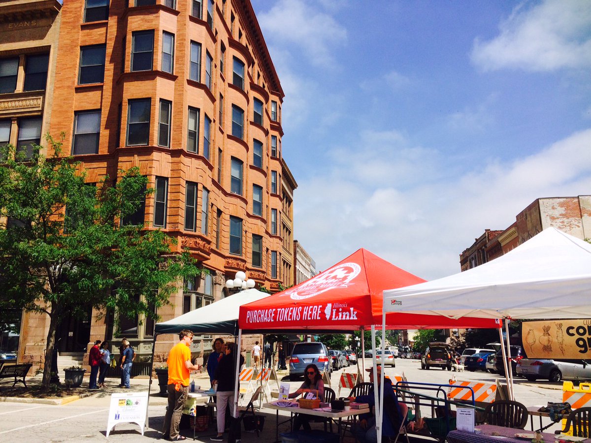 DBFarmersMarket's tweet photo. Thank you for supporting your local farmers and artists while enjoying the beautiful weather. Without you, The Market would not be possible! https://t.co/YjDWImRBf8