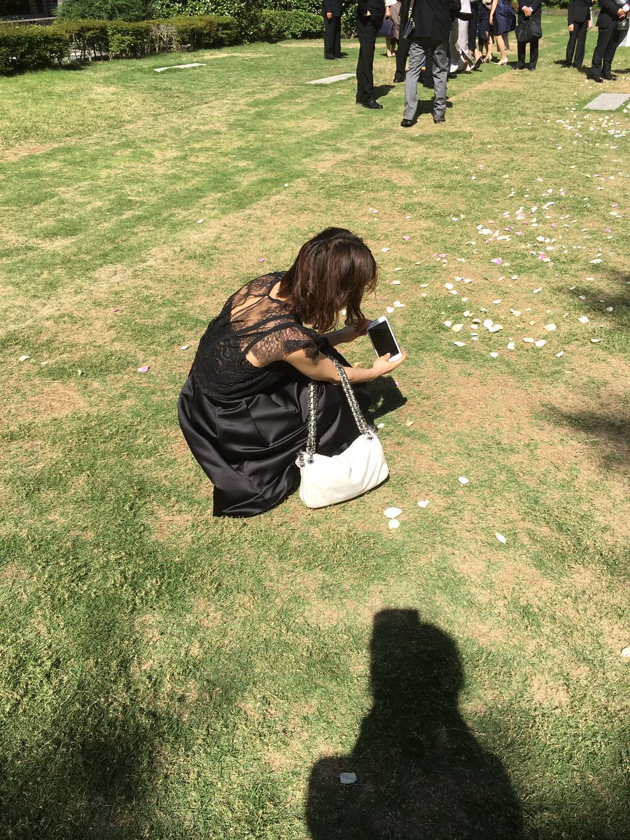菊地美香 昨日は大切なお友達の吉田仁美ちゃんの結婚式でした 旦那様も知り合いの方なので 会場はわたしにとっても大切な方ばかり めちゃめちゃはしゃいで 泣いて 最高の時間でした ひとみちゃん 改めて おめでとうございます お二人を見て
