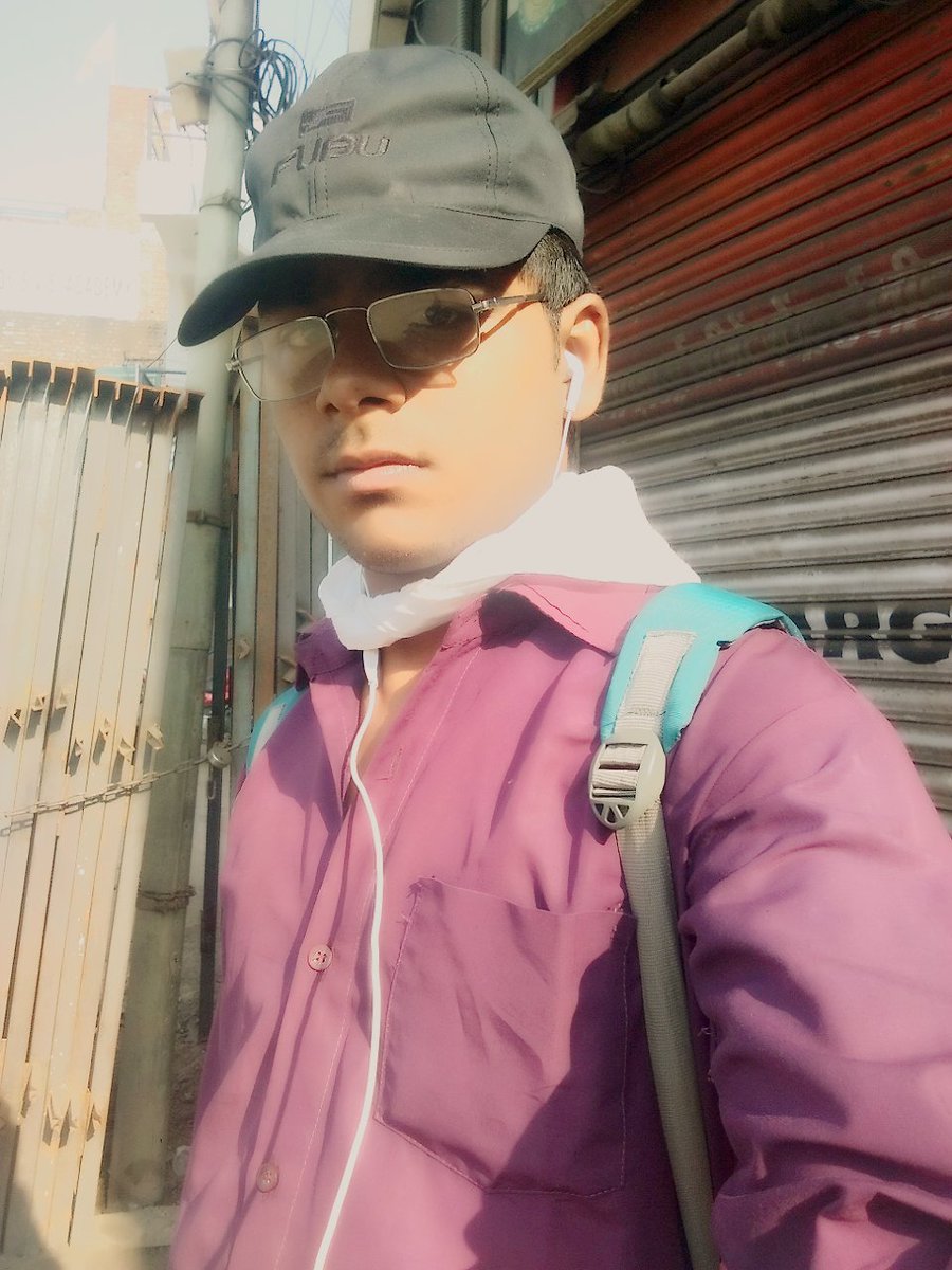 actor_tyagi's tweet image. दोस्ती जिन्दगी का खुबसूरत लम्हा होता है,
जिसे मिल जाए वो तन्हाई में भी खुश और ना मिले वो भीड़ में भी अकेला !!
By Actor Vikash Tyagi