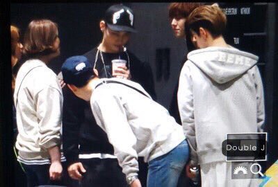 tuanight's tweet photo. their weirdness is very endearing https://t.co/D5xeP8BP1h