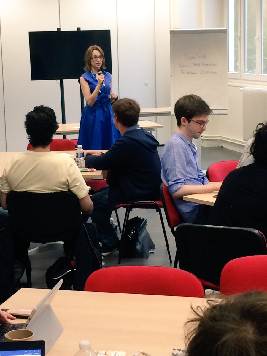 Visionere's tweet photo. Pitch des Startup @PapotiAp, Y en a marre du square !, @Aperoboulot & @lefrigojaune #vismaviedestartup @EnModeUP @ABWSDigital #HopGlobalPr https://t.co/kWXI7F4maL