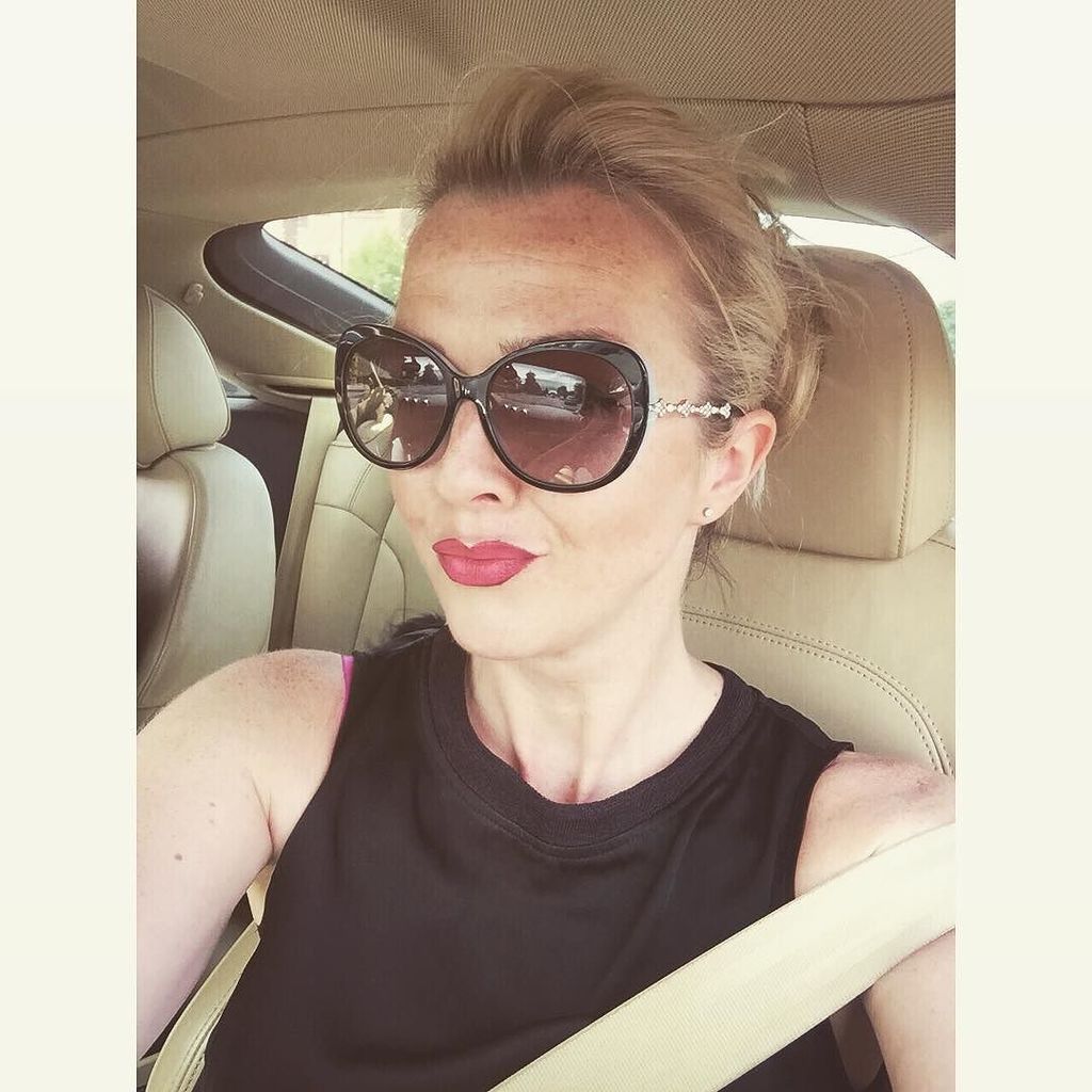 When it's all about the lipstick and your sunglasses... and your heart! 💋💖💋#edinburgh ift.tt/2rzNkX0