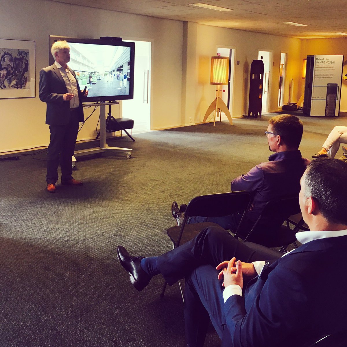 ICTSpirit's tweet image. We zijn begonnnen! @HPE_NL HPE Discover Haaksbergen, Clemens Esser CTO. Blik op de toekomst van ICT. In Huis van Leferink