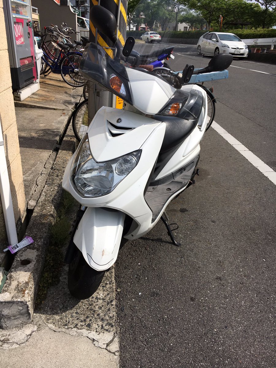 fei140671's tweet photo. シグナスx se44jの出品です。

カスタム点
ビームスマフラー
風防
ナックルバイザー

グリップヒーターなし。

走行距離約56000キロ
私で2オーナー目で、娘さんが乗られておりお父さんがバイク屋で整備はかなりされていたようです。 https://t.co/Stvt9lLC1H