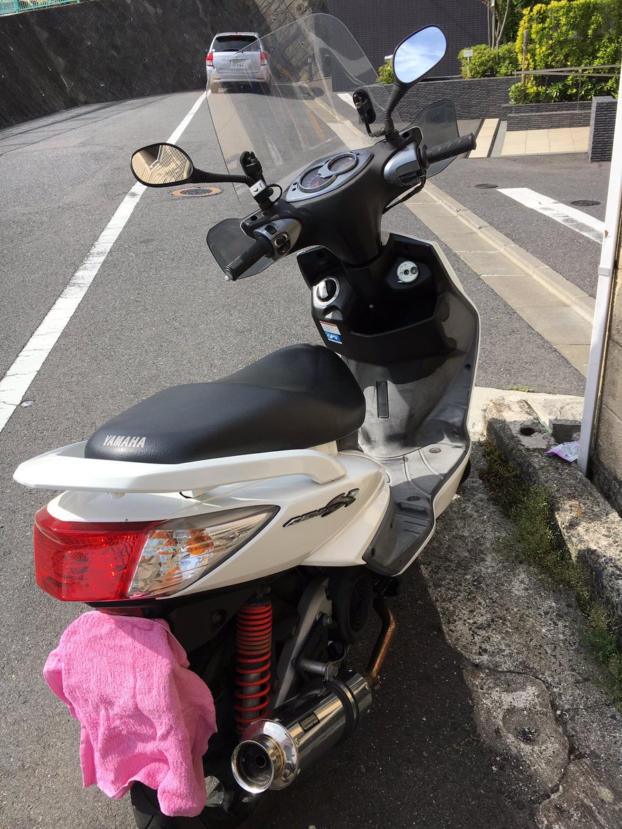fei140671's tweet photo. シグナスx se44jの出品です。

カスタム点
ビームスマフラー
風防
ナックルバイザー

グリップヒーターなし。

走行距離約56000キロ
私で2オーナー目で、娘さんが乗られておりお父さんがバイク屋で整備はかなりされていたようです。 https://t.co/Stvt9lLC1H