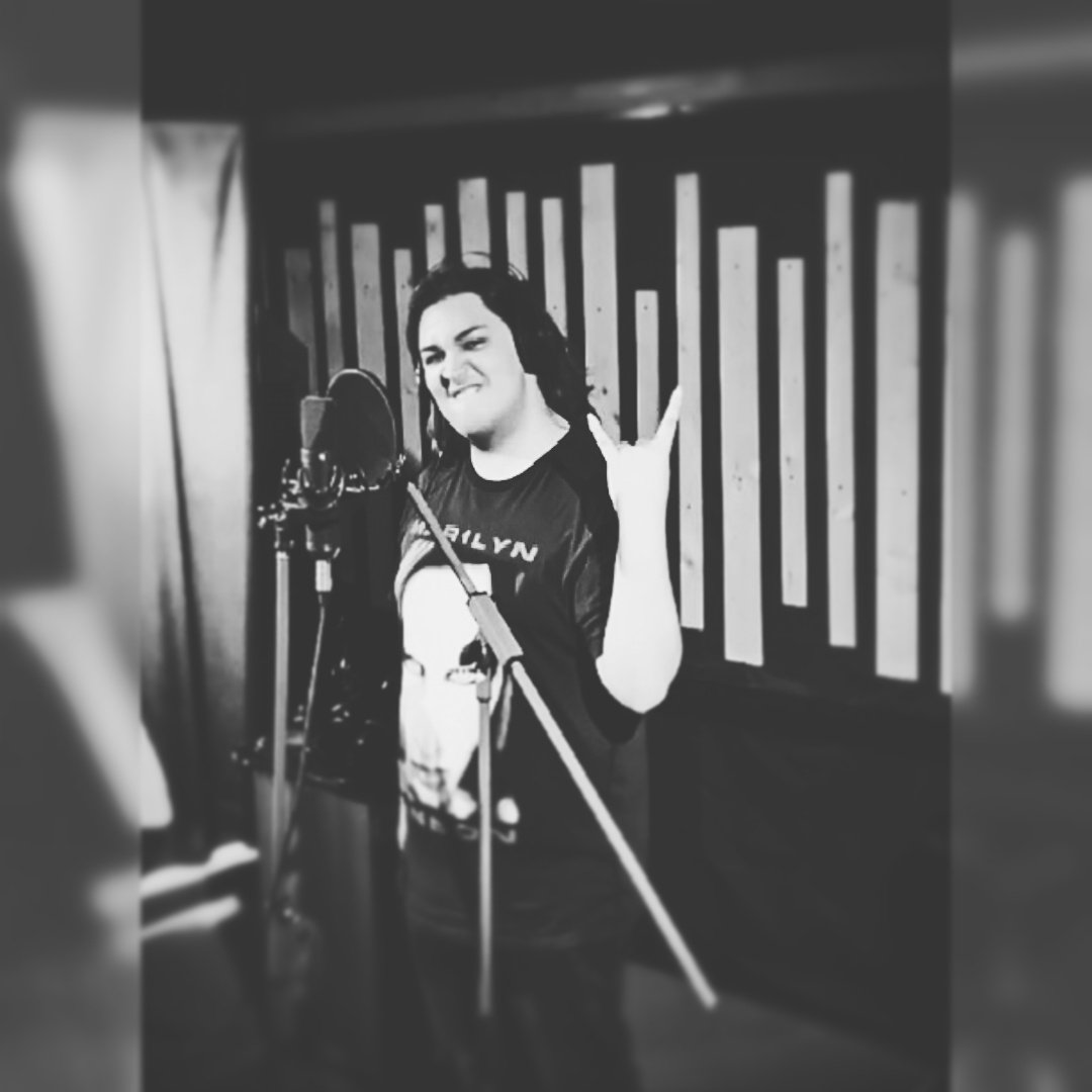 MatthewMassoli's tweet photo. Ep in progress: Primo giorno!
#overchains #matthewaguy #metal #gothic #marilynmanson #ep #recording #music #studio #urbanstudio https://t.co/ENVhAdgnzQ