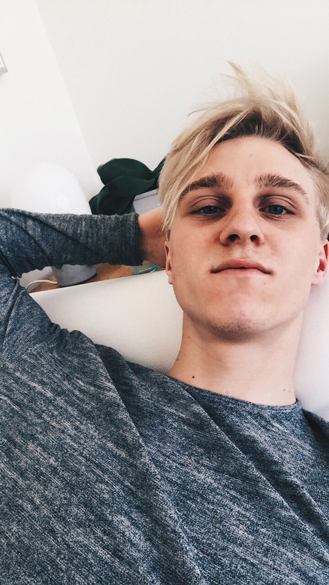 gustaf_nvu's tweet photo. Mornings with Gus, Lesson 1:
 - Wake up, drink coffee, go back to sleap on the couch 😴🌅🌃 https://t.co/BR2HIZbYZN