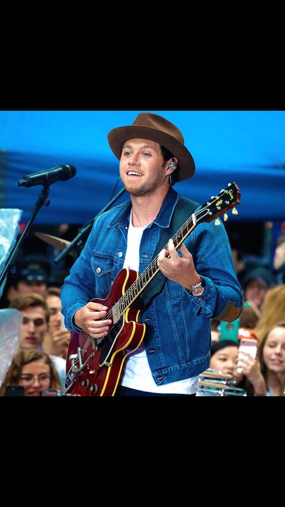 1DInsideReport's tweet photo. Niall at The Today show yesterday. -5.29.17 (2) https://t.co/2Sl02nvrGY