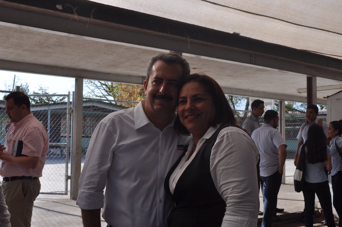goyo310's tweet photo. Acude Aarón Rivas a Lunes Cívico en primaria
Rodolfo T. Loaiza de la Burocrata https://t.co/5Qvy19E3Eg https://t.co/2Dpwf6XLN1