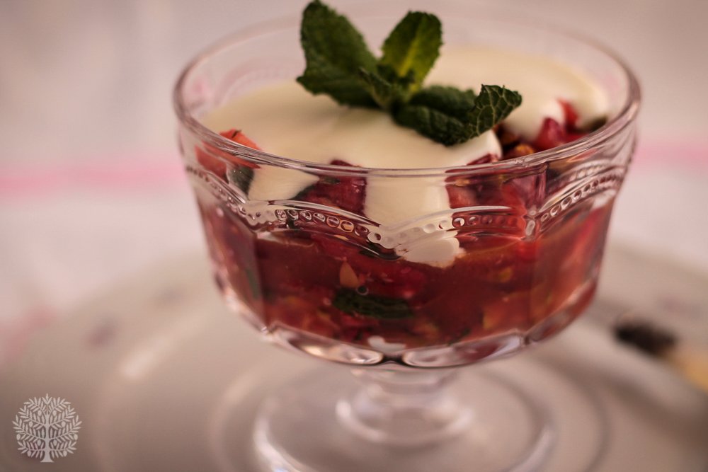 #RecetaAove Tartar de fresas y pistachos con crema de queso y arbequino youtu.be/Nf91fbbd5r4