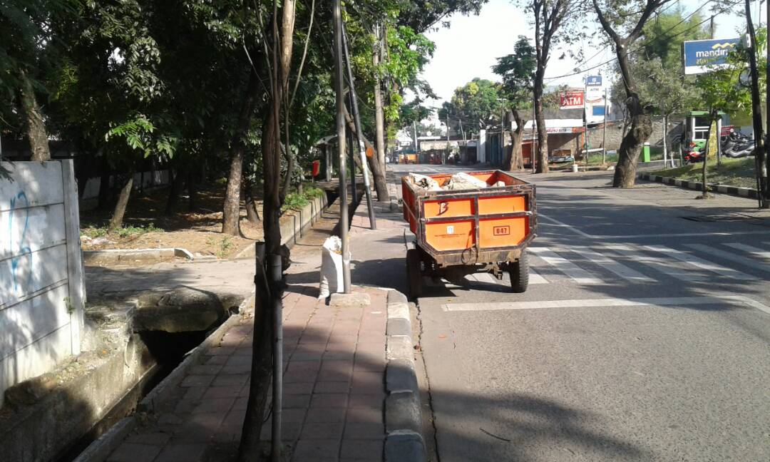 kalideresbersih's tweet photo. Tetap Konsisten Jalani Kerja
Lintas GerMor Jl.Utan Jati Kalideres
@Dinas_LHdki @IsnawaAdji @gunawan_eff8 @Rukman_Santoso 
#beraniberubah https://t.co/hOxwPXeMAi
