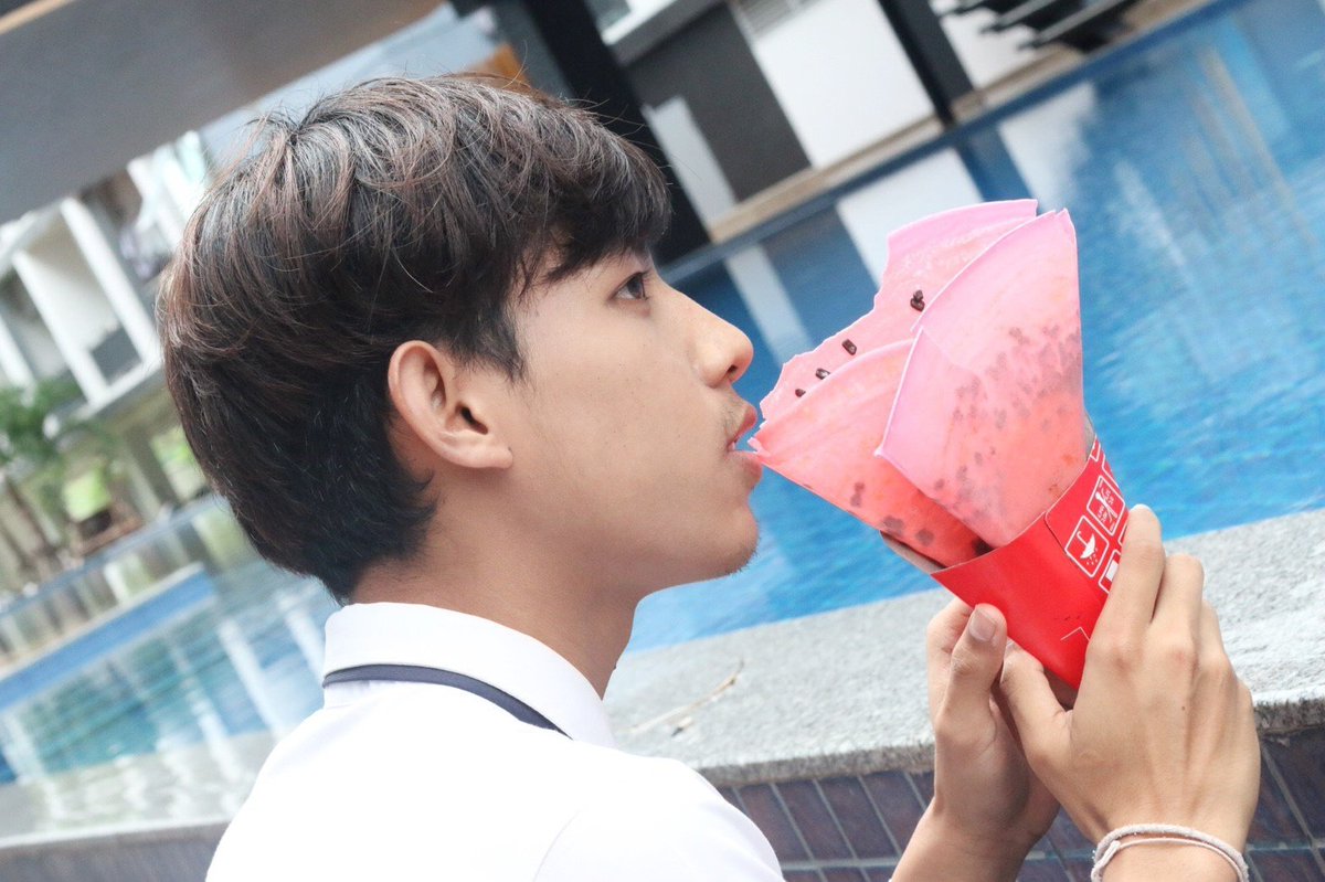 Topping_23's tweet photo. จะกินไหมอ่ะ...
กรุบกริบ กรุบกรอบ
@Topping_23 https://t.co/rNoyRBdynE