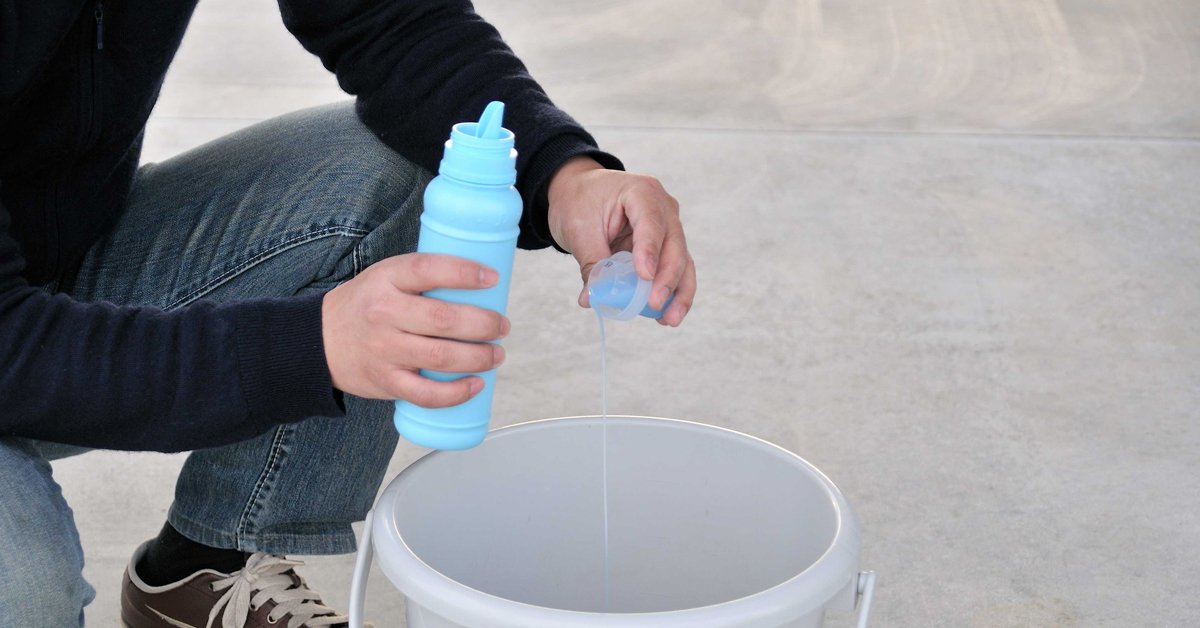 ソフト９９コーポレーション 公式 Pa Twitter 掃除機がけだけでもキレイになりますが たまにフロアマット をしっかり洗うのもおすすめです 洗濯用柔軟剤を適量バケツにとり 水で50倍程度に薄めて洗剤代わりに 水でよくゆすいで乾かせばゴワゴワせずに仕上がります