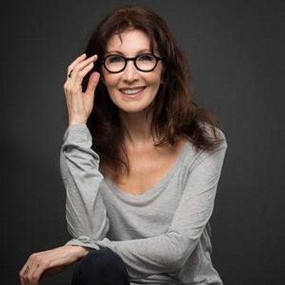 Happy Birthday today to Broadway and Hollywood star Joanna Gleason! 