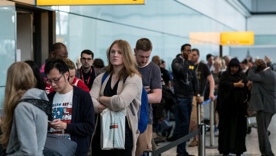 BBCLondonNews's tweet photo. BA is now operating a full flight schedule after an IT failure saw the airline cancel thousands of flights https://t.co/18PE5B8NNv https://t.co/AEuo3lEvfI