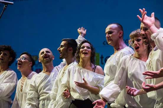 <a href="/cor4cor/">corAcor</a>  a #Cromatica2017 #Napoli #SingDifferent #inCantaNapoli <a href="/teatrosancarlo/">Teatro San Carlo</a>  <a href="/Reg_Campania/">Regione Campania</a> @vladiluxuria <a href="/vannifondi/">vanni fondi</a> <a href="/carlocremona/">Carlo Cremona</a>