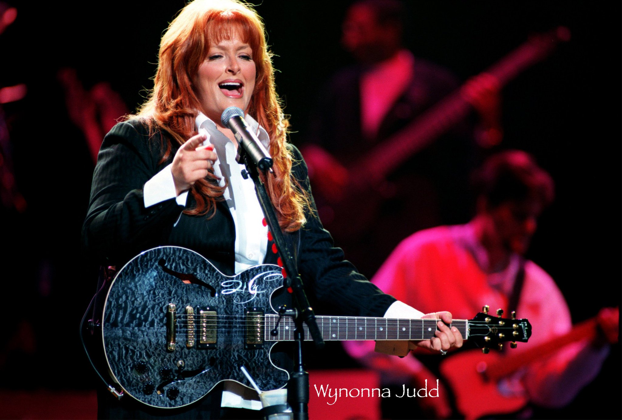 Happy Birthday to Wynonna Judd who turns 53 today! 