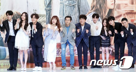 TheDramaKorea's tweet photo. Konferensi pers drama KBS 'The Best Hit' hari ini. https://t.co/DTtw71Yq9k