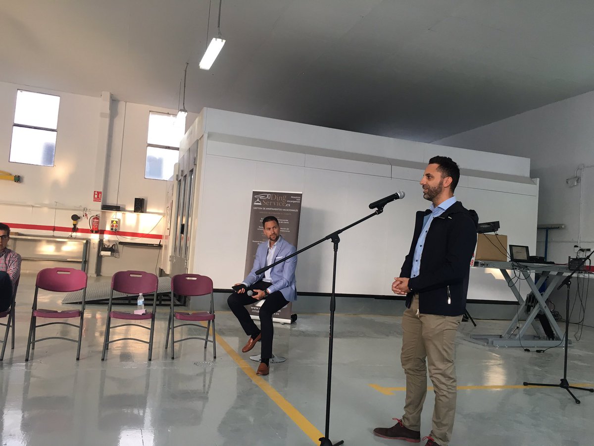 LFSarquitectura's tweet photo. Desde las 7,00 trabajando en @JoscarService con @nyngranada. #somosnetworkers #granada #arquitectura #arquitectogranada https://t.co/7oMeUS6Tr3
