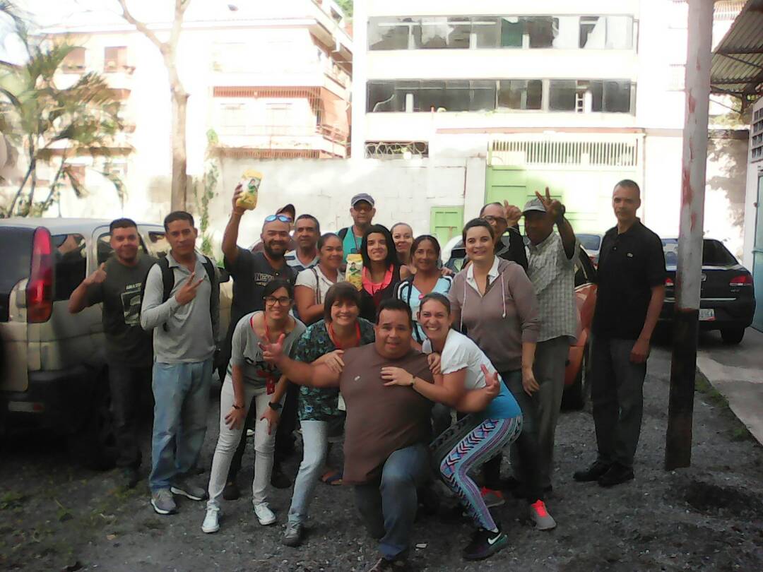 ComandoA200's tweet photo. @Alimentosilmaca @NicolasMaduro @RamonLoboPSUV gracias presidente Nicolas Maduro al ministro Ramón Lobo y alimentos silmaca VIVA DOÑA GOYA https://t.co/e0HqZ2x2Xl