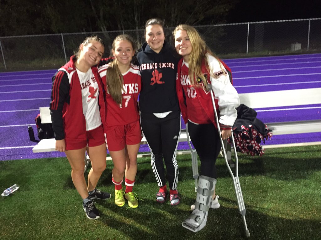 Stew4Two's tweet photo. @hani_nakkour Or any team or club photos with just seniors https://t.co/6hgkIPmKns