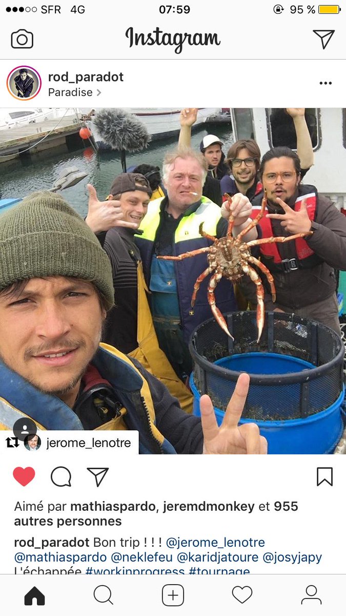 Ça y est y a plus de doute il s'est reconverti en pêcheur depuis le clip du Bigo <a href="/DeenBurbigo/">Ojiisan</a> 🎣🙄 #lechapeelefilm