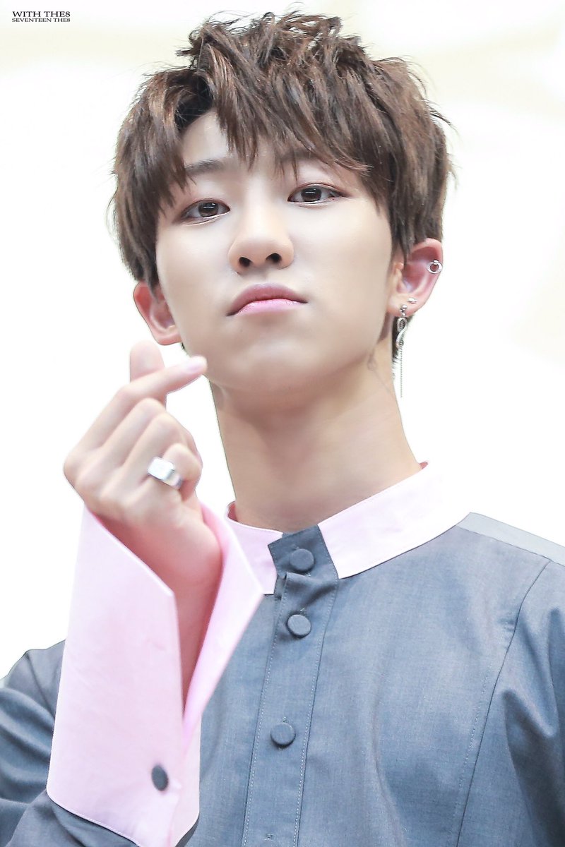 withthe8_1107's tweet photo. 170528 #디에잇 #명호 #세븐틴 @pledis_17 https://t.co/yqtn3zbyou