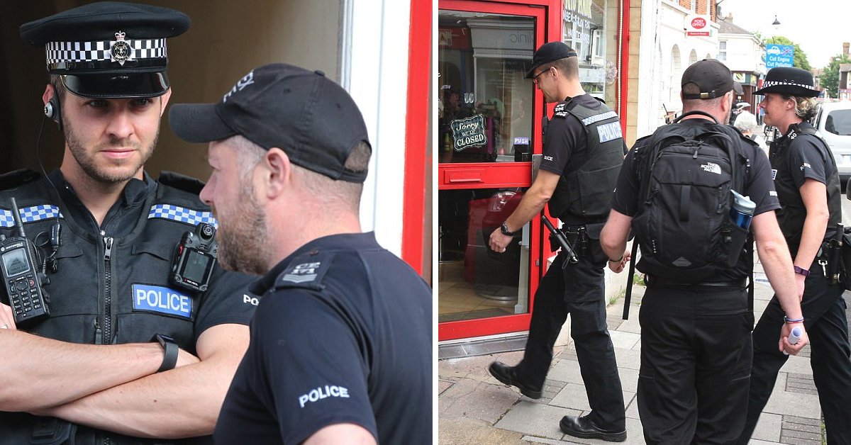 PaulGolding's tweet photo. 'Trainee Libyan pilot' is new suspect ARRESTED as police raid affluent Sussex seaside town! - https://t.co/gEwAbFhgoo
Follow: @GoldingBF https://t.co/jMMuzGvKmG
