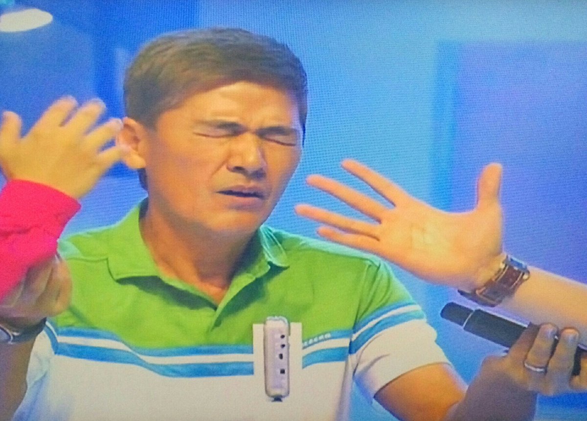 BibisNoona's tweet photo. Panalo ang kamay! Sakop na sakop pati fez ni Bossing eh! 😄😏

#ALDUBGloriousMess https://t.co/69A2Ojzodu