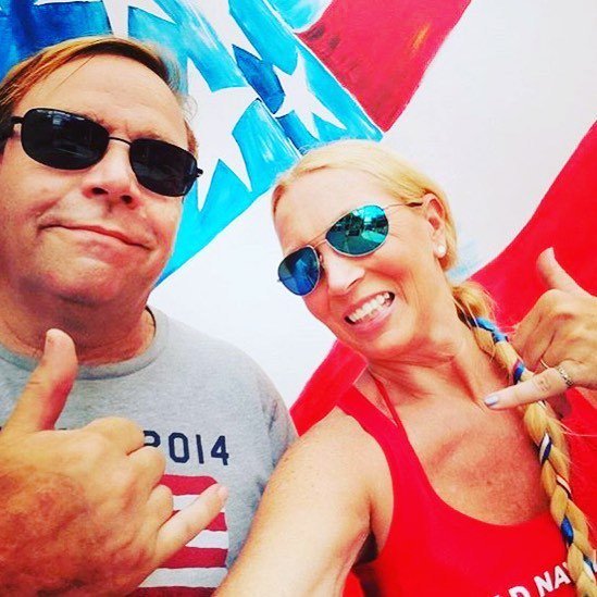 QKCMaui's tweet photo. @carolvanhornmaui throwing the 🤙🏽 on this beautiful #MemorialDay! You ready for the 4 day work week? #ShopQKC #DineQKC #PlayQKC https://t.co/xPqyg4Nnyb
