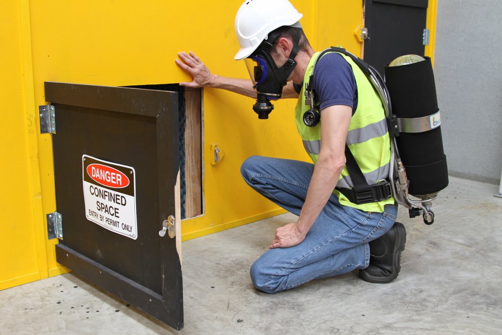 AccessTrainingC's tweet image. Need Confined Space Training? We still have availability in our June courses, but they're filling fast &amp;gt; ow.ly/jRP330c8V0i