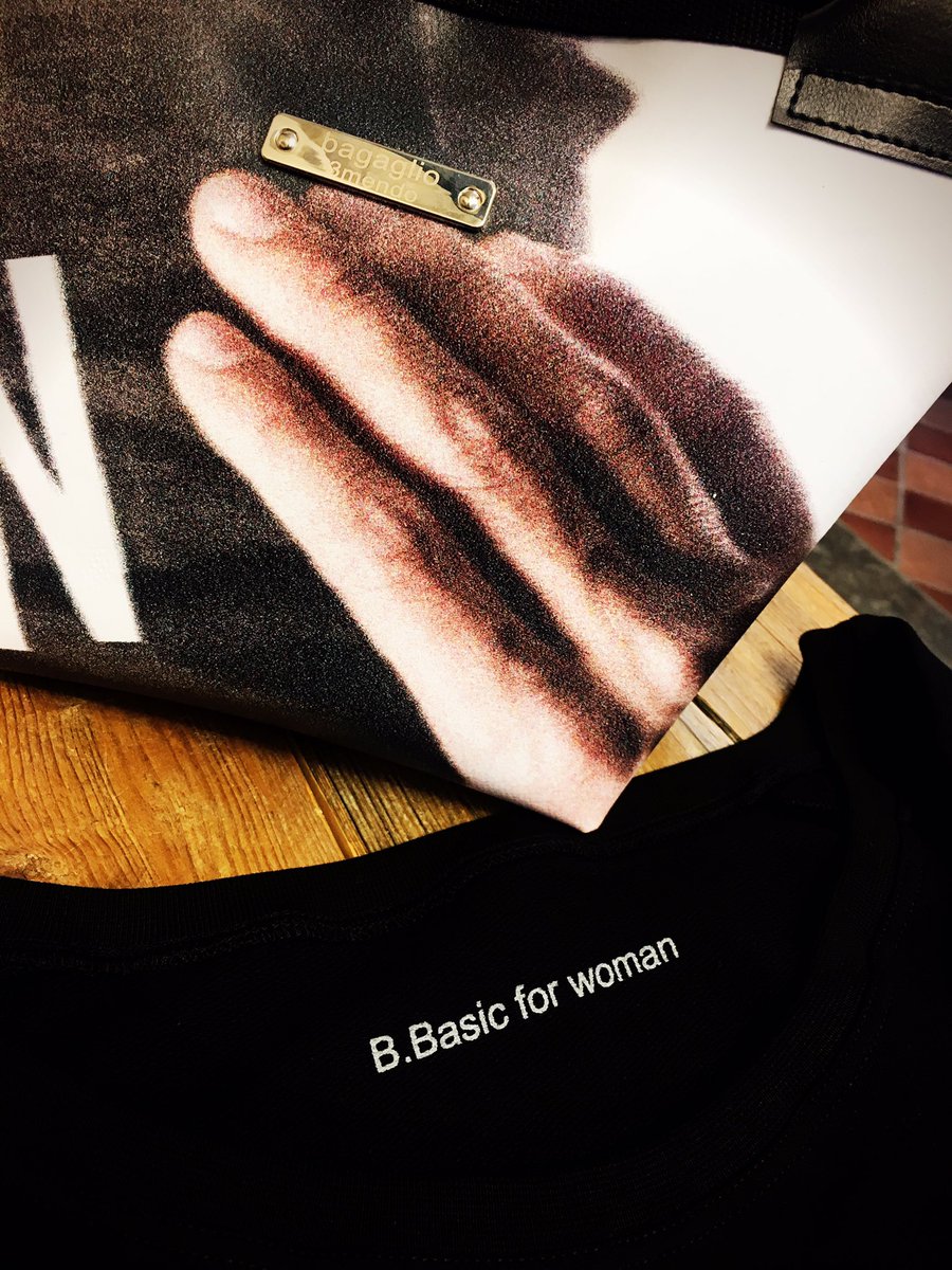 bislacco_shop's tweet photo. Oggi va così: #Bislacco bag con Tshirt e gonna #BBasic 😉 buona giornata 🙂
#fashion #style #cinema #criticalfashion #madeinitaly #recycled https://t.co/kCMz6ursKd