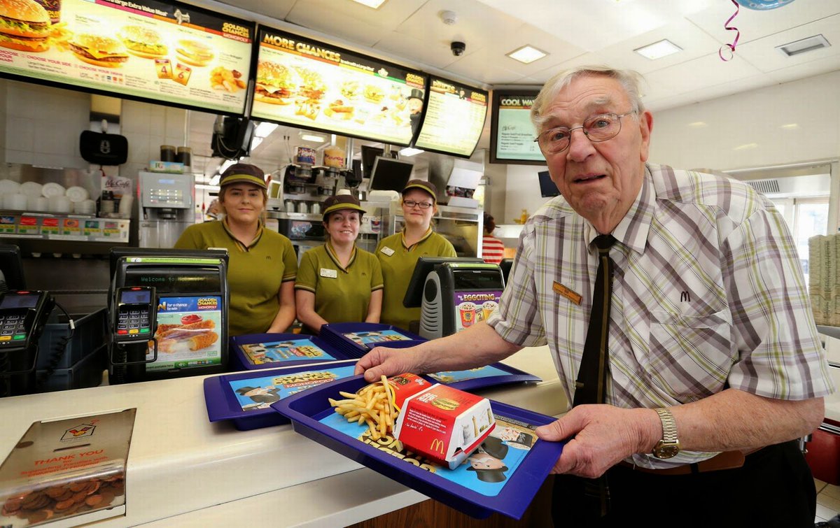 ParmAteneo's tweet photo. #Editoriale di Vittorio Signifredi
In #pensione o al #McDonalds anche da ottantenne?
https://t.co/SZhcrxcu0f https://t.co/faUWzPslPM