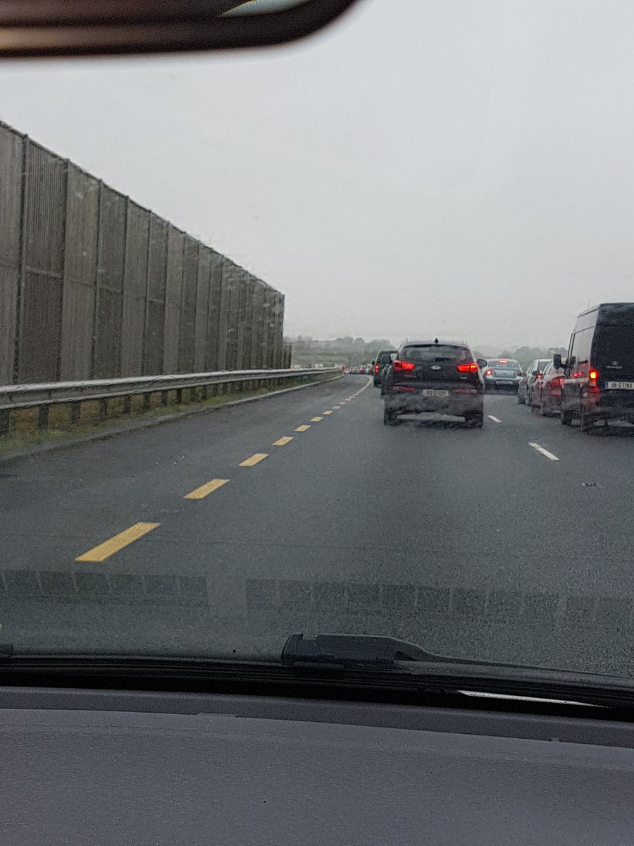 declanmulhern's tweet photo. @Galwaybayfmnews traffic crazy coming off motorway... https://t.co/bUHq9gRwHN