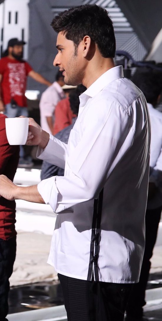 Keshav4005's tweet image. #MakeWayForSPYderTeaser
#SpyderTeaserArrivingTomorrow
#KingOfTFIIsComing
#SpyderTeaserOnMay31st 

Super Star @urstrulyMahesh 🙏🏻