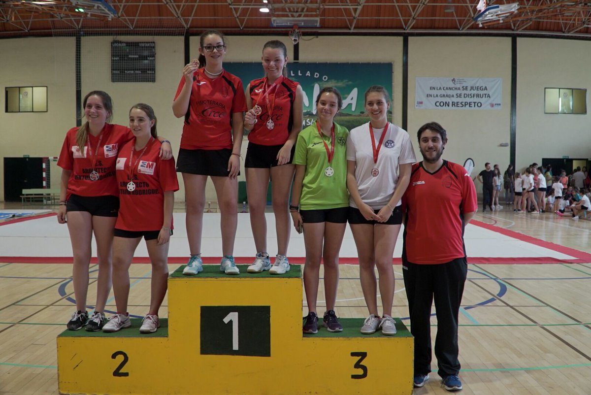 Bad_CiuVillalba's tweet photo. 4 Oros, 1 Plata y 3 Bronces, ha sido el gran balance en la Final de Dobles de Madrid! El club que mas podiums! Enhorabuena #colladovillalba https://t.co/VXXaeU0G6w